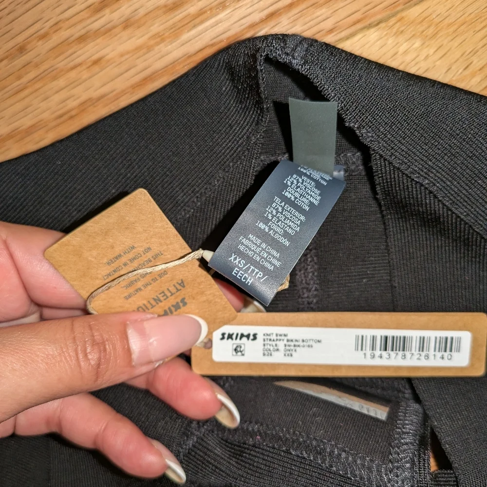 NWT SKIMS KNIT SWIM STRAPPY BIKINI BOTTOMS IN ONYX